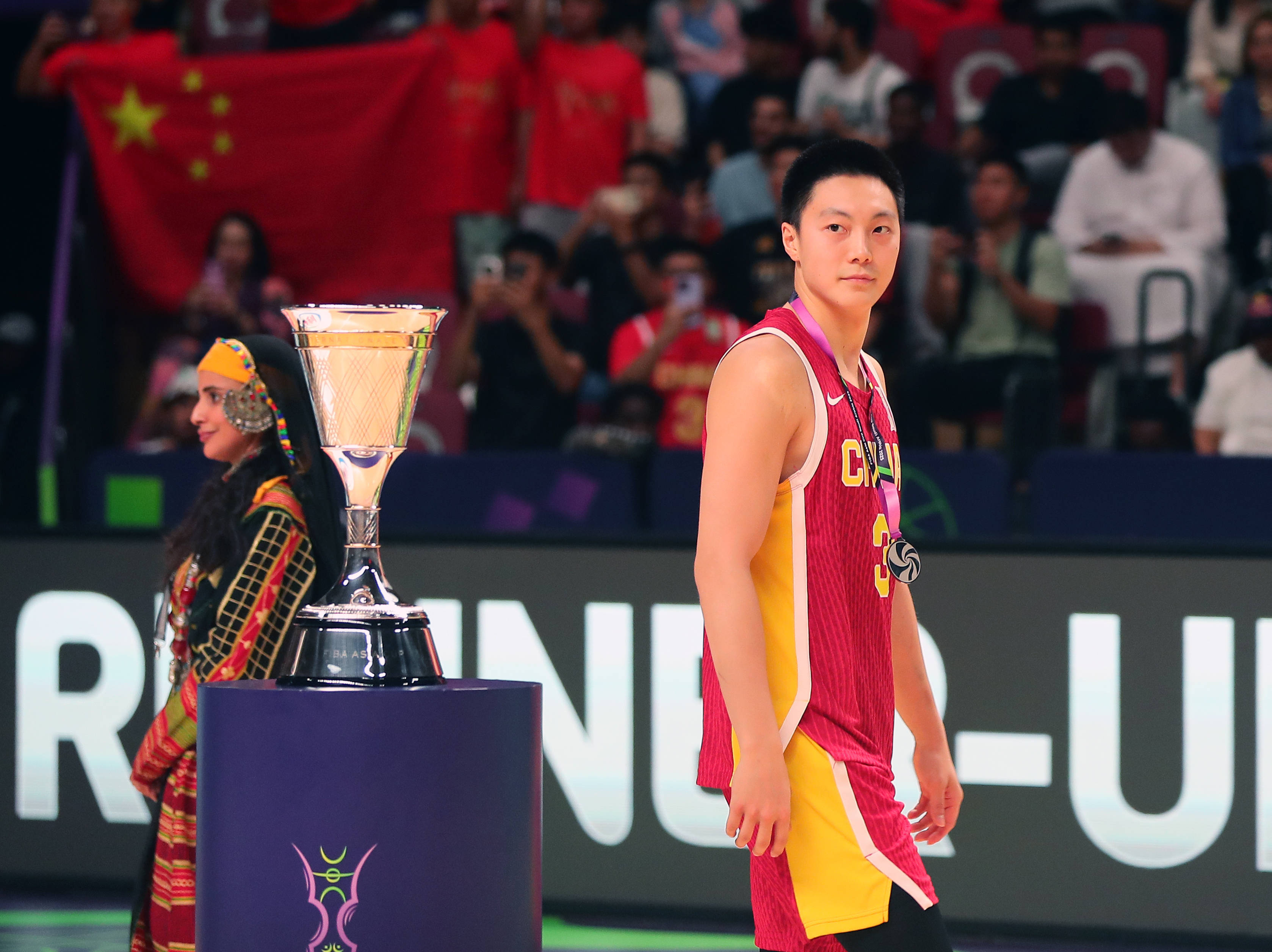 差距！胡明克斯（Hu Mingxuan）失去了最后的勝利 整個團隊都受到了張Zhenlin的隊友的觀點的安慰
